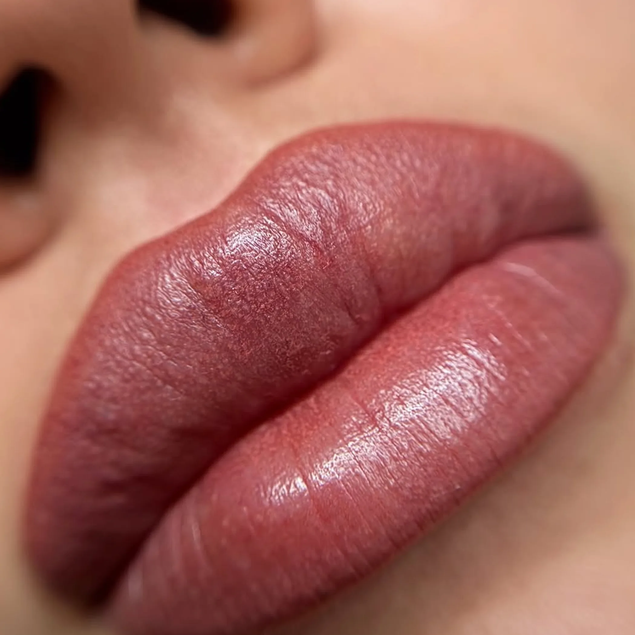 cosmetic lip tattooing
