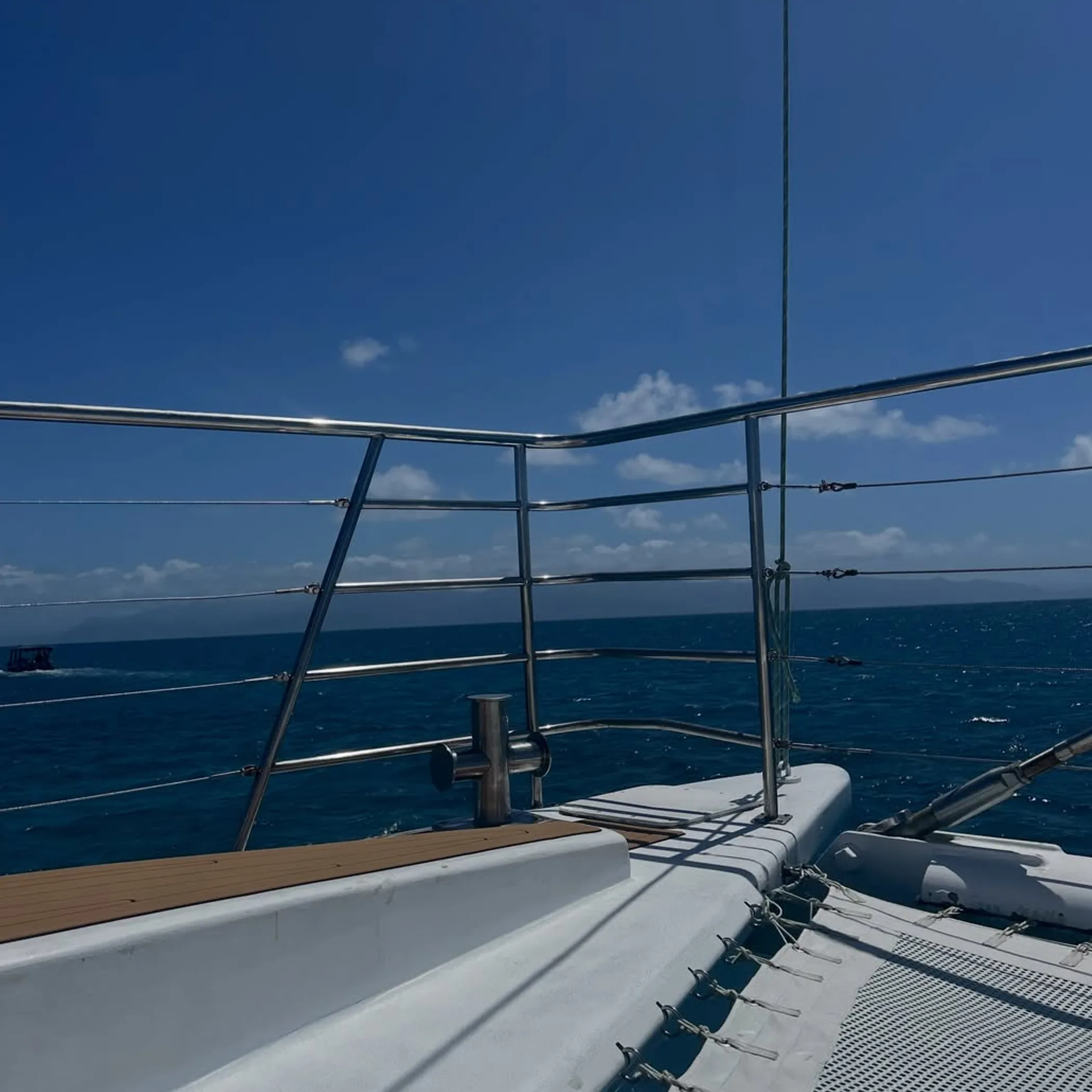 sharp, well-lit boat photo